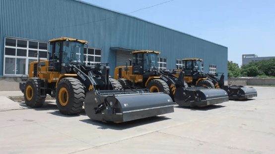 How to Properly Operate a Front-Mounted Broom — A Complete Safety & Us ...